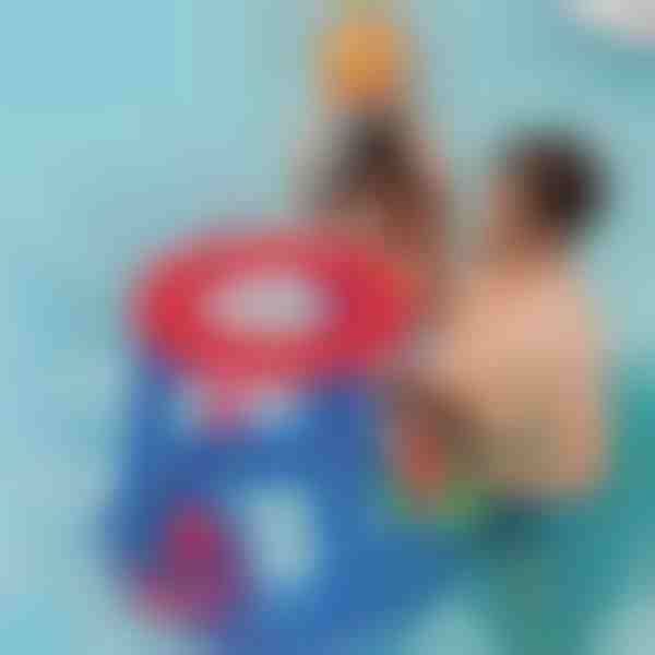 Aufblasbarer Basketballkorb für den Pool | DUNKSPLASH